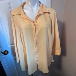 NWT Covington butter yellow button down 3/4 sleeve collared blouse